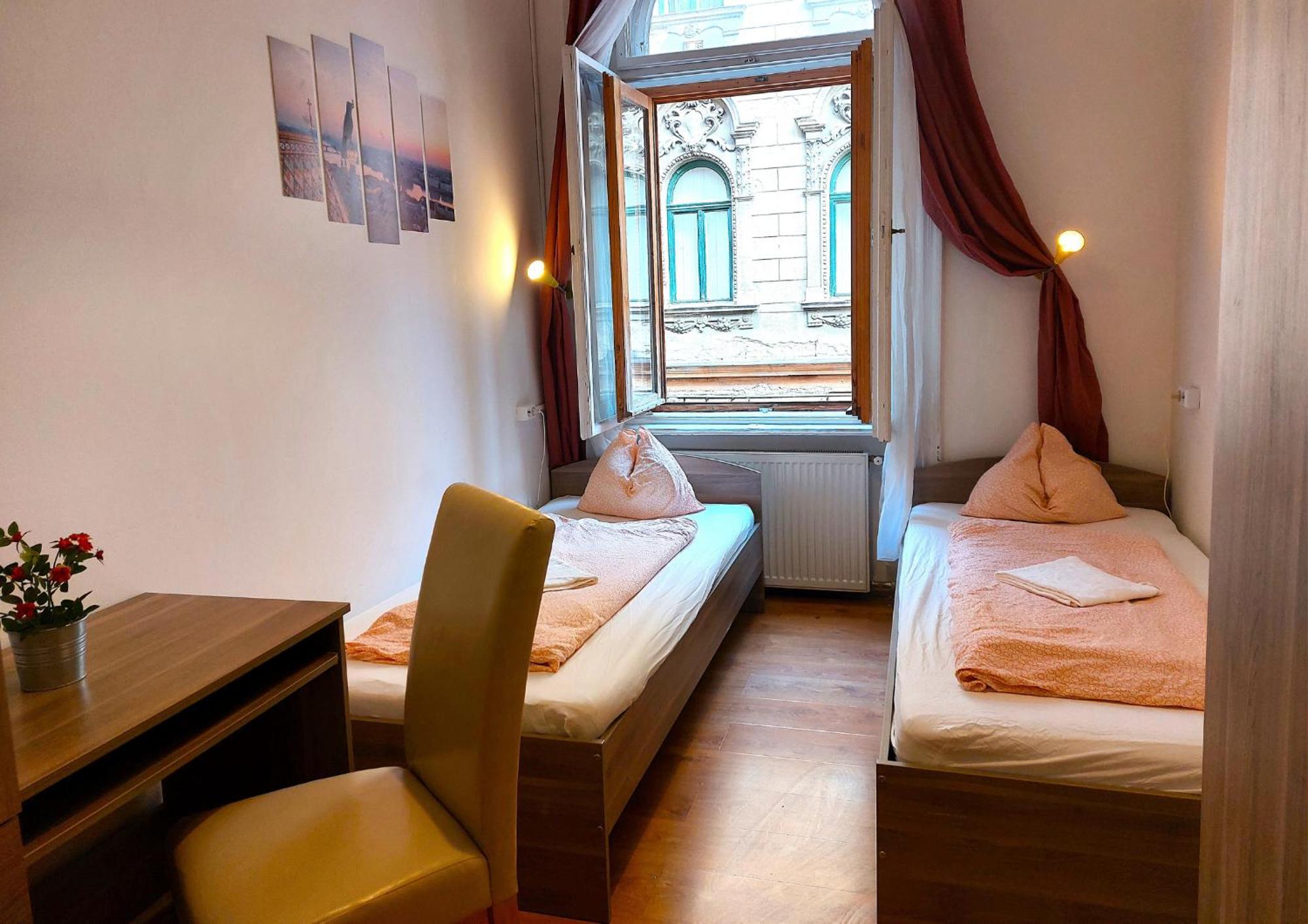 Goodmo Smart Hostal *