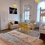 Goodmo Budapest Smart Rooms & Suits & Aparts